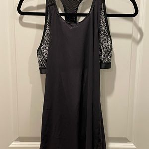 Tank w medium support bra attached